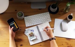 Pecahkan Masalah Pencatatan Keuangan dengan Langganan Software Akuntansi Accurate Online 2