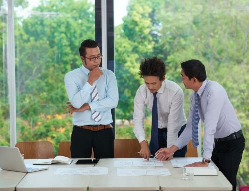 Tak Perlu ke Kantor, Cek Laporan Bisnis Lewat HP dengan Accurate Online